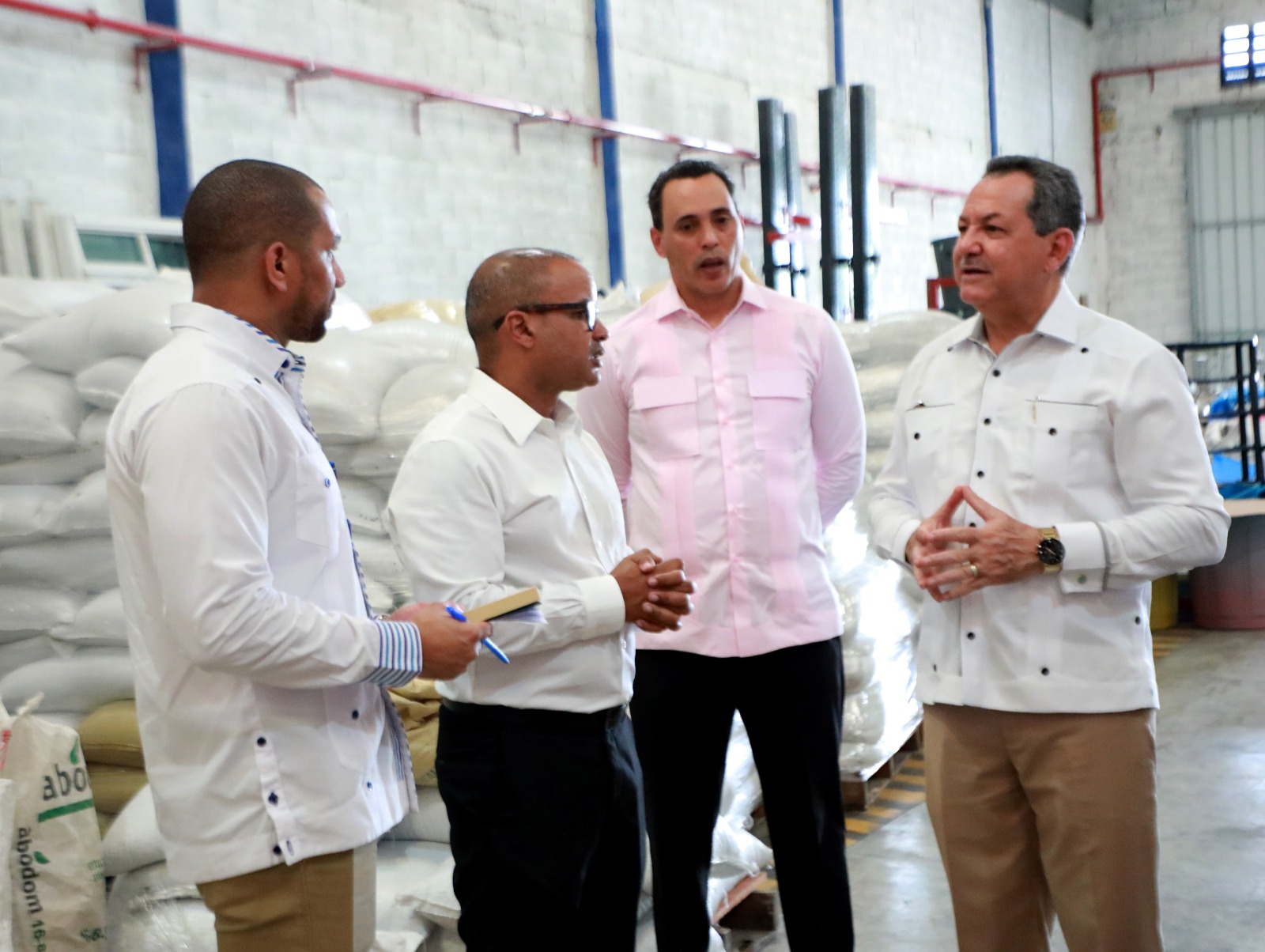 Director de Promimpyme realiza recorrido por Planta Procesadora de Plásticos en Boca Chica